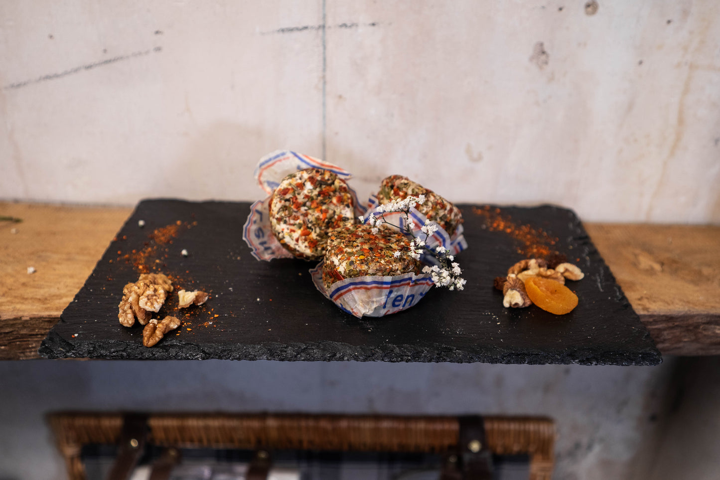 Frischer Ziegenkäse mit Kräutern