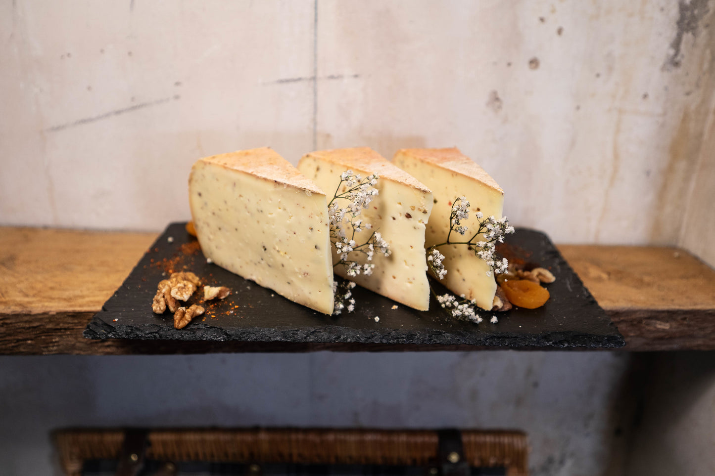 Raclette aromatisiert mit schwarzer Pfeffer 100gr